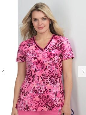 ✨KOI Next Gen 1 Pocket Print Scrub Top Wild Petals